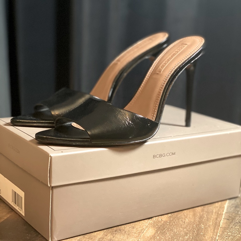 BCBG Dana Slide Sandal